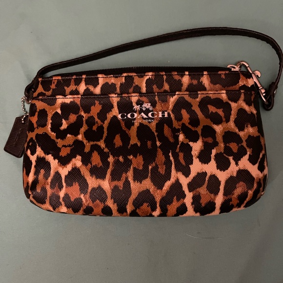 Coach Leopard print Wristlet. Like New Condition. - Picture 1 of 4